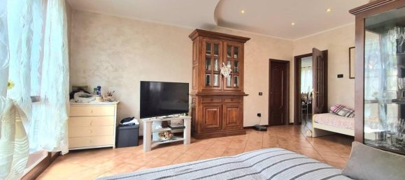 7 rooms Villa in Cerro Maggiore, Italy No. 167156 22