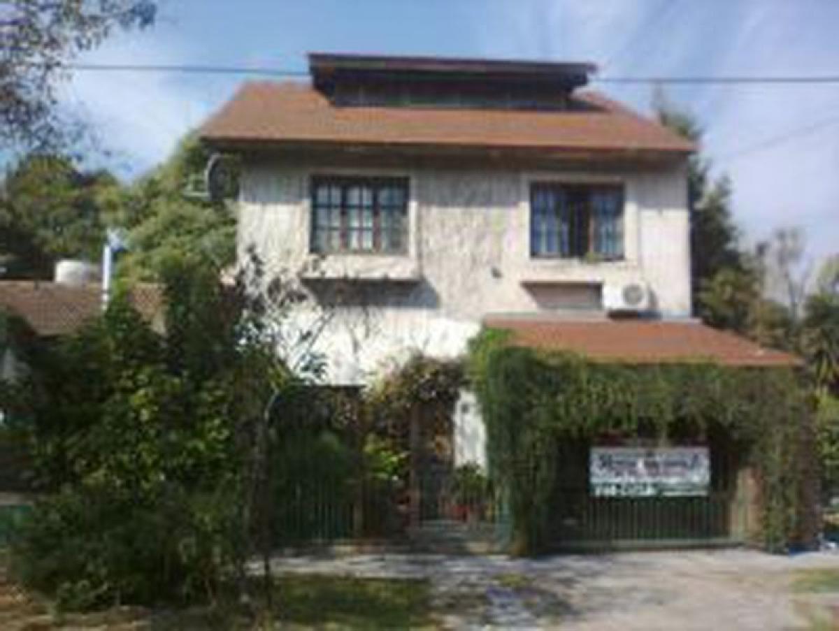 4 bedrooms House in Almirante Brown, Argentina No. 81060