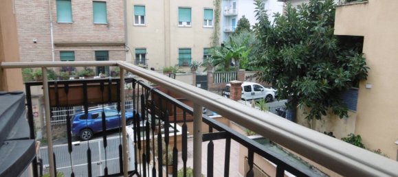 2 rooms Apartment in Rome, Italy No. 287532 2