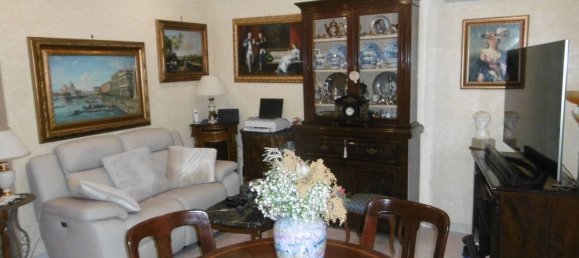 2 rooms Apartment in Rome, Italy No. 287532 8