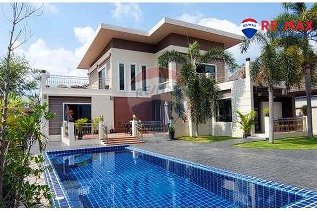 Café/restaurante de 5 dormitorios en Sattahip, Thailand No. 12291