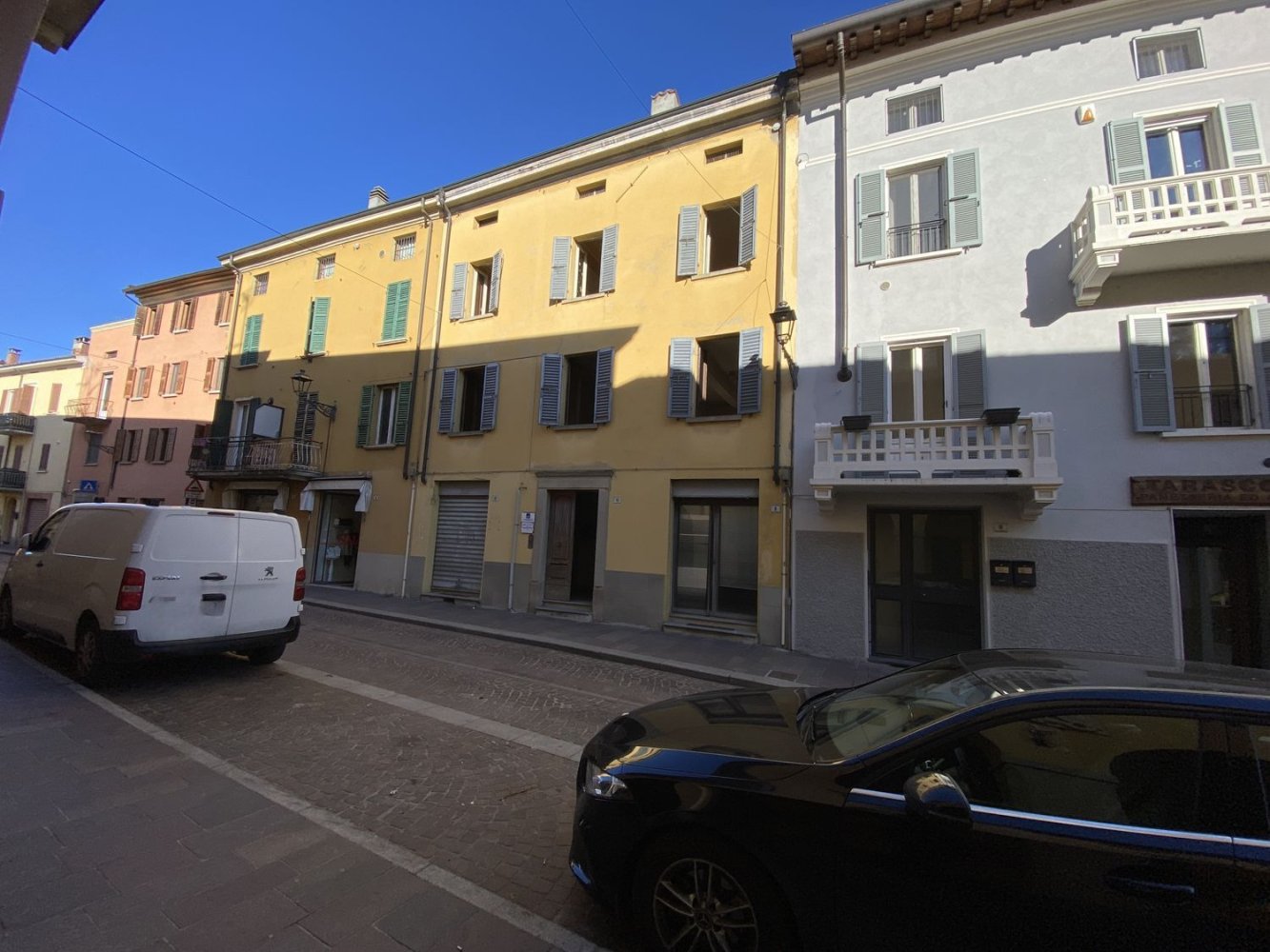 471m² Building in Sala Baganza, Italy No. 347674