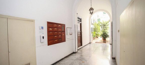 Квартира с 2 комнатами в Палермо, Италия № 34949 20