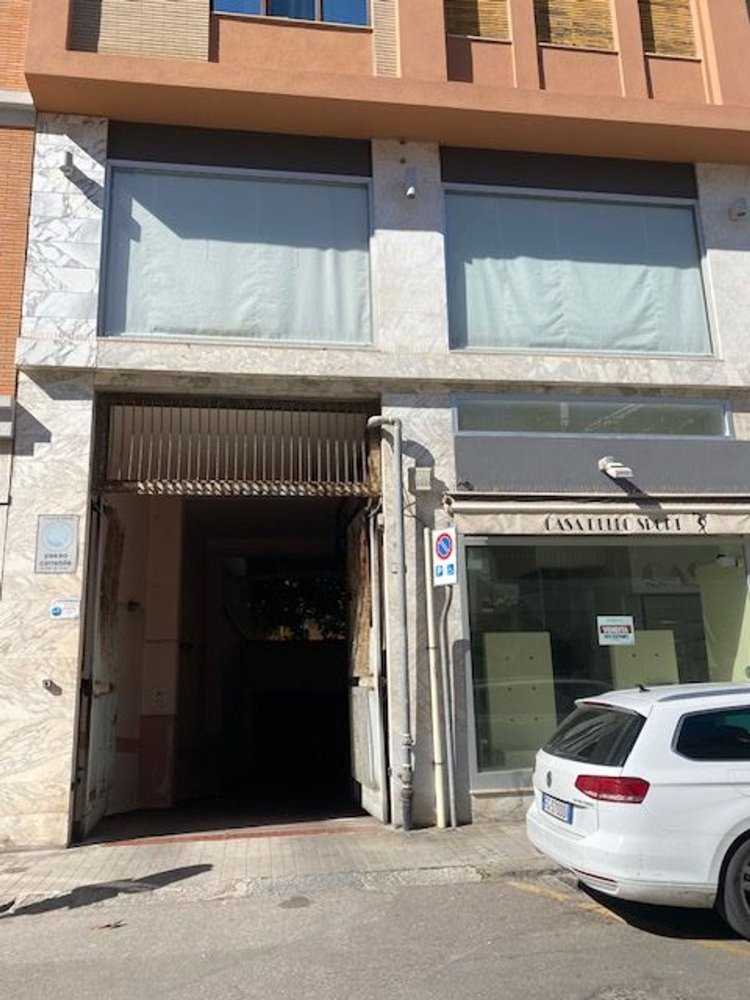 Garage in Cagliari, Italy 12m², Nr. 256044