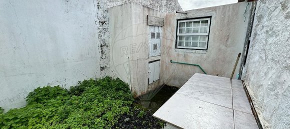 2 Schlafzimmer Haus in Madalena, Portugal, Nr. 35621 10