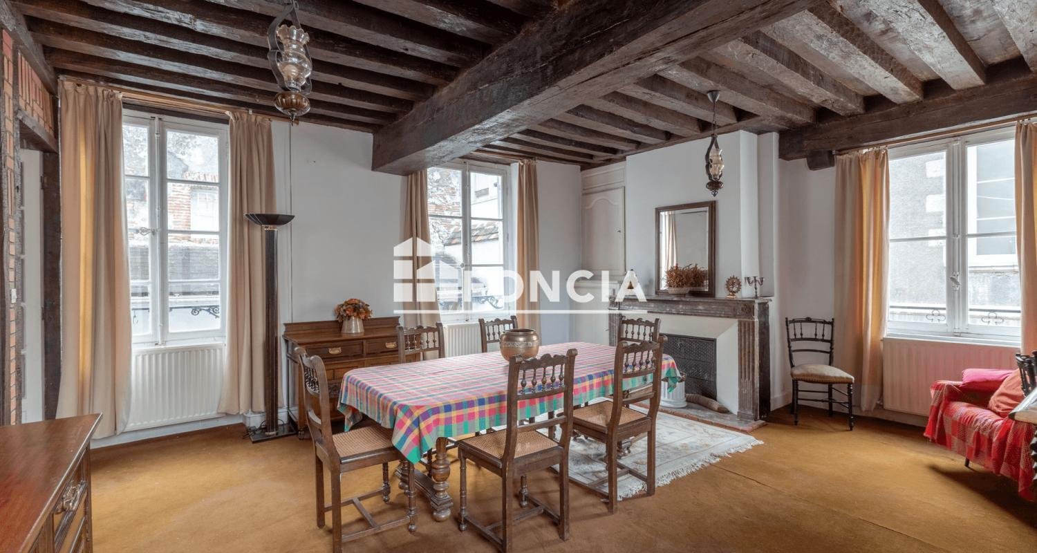 4 bedrooms House in Orleans, France No. 42518