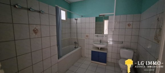 2 bedrooms House in Charente-Maritime, France No. 308853 10