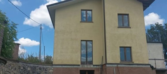 6 rooms Apartment in Gubbio, Italy No. 34783 2