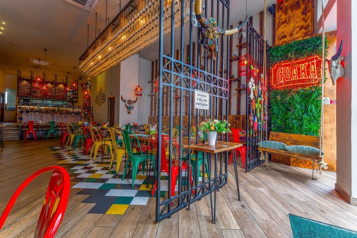 Propriété commerciale à Porto, Portugal 165m² No. 235655