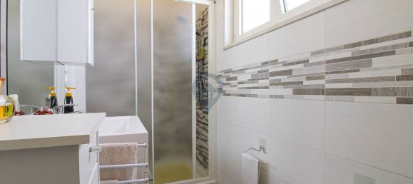 8 rooms House in Giulianova, Italy No. 183889 10