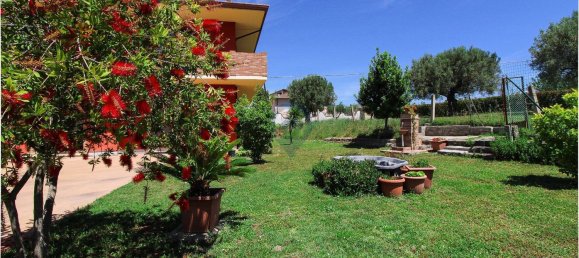 8 rooms House in Giulianova, Italy No. 183889 36
