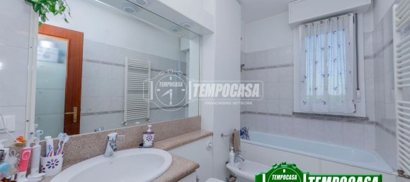 3-salle Appartement à Locate di Triulzi, Italy No. 284680 8
