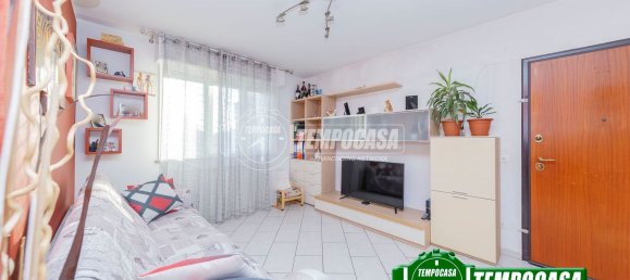 3-salle Appartement à Locate di Triulzi, Italy No. 284680 2