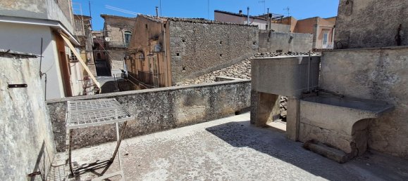 5 rooms House in Palazzolo Acreide, Italy No. 261181 7