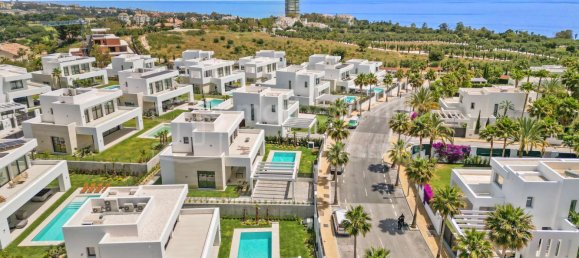 6 bedrooms Villa in Marbella, Spain No. 109012 10