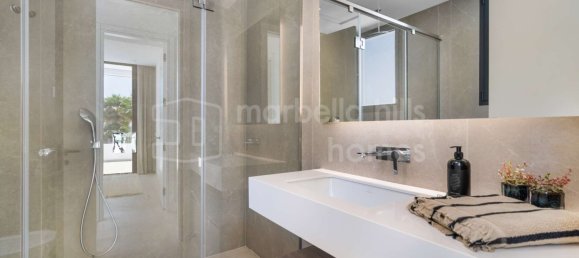 6 bedrooms Villa in Marbella, Spain No. 109012 34