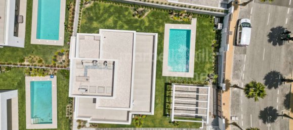 6 bedrooms Villa in Marbella, Spain No. 109012 8