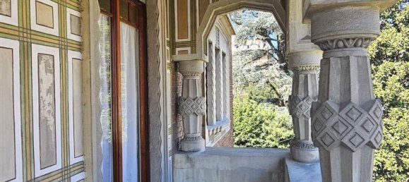 21 room Villa in Legnano, Italy No. 49928 32