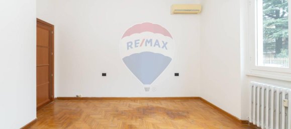Apartamento de 3 habitaciónes en Como, Italy No. 31642 30