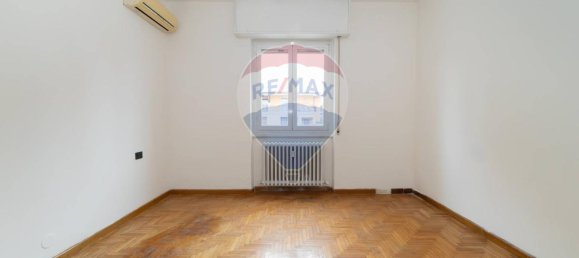 Apartamento de 3 habitaciónes en Como, Italy No. 31642 32