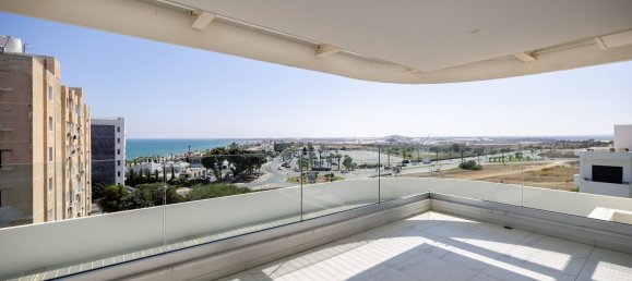 4 bedrooms Apartment in Larnaca, Cyprus No. 22230 13
