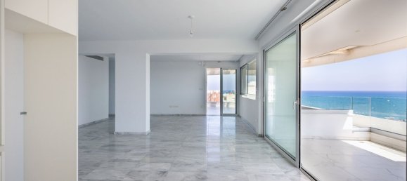 4 bedrooms Apartment in Larnaca, Cyprus No. 22230 22