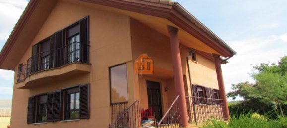 Casa T4 em Villaquilambre, Spain N.º 77955 2