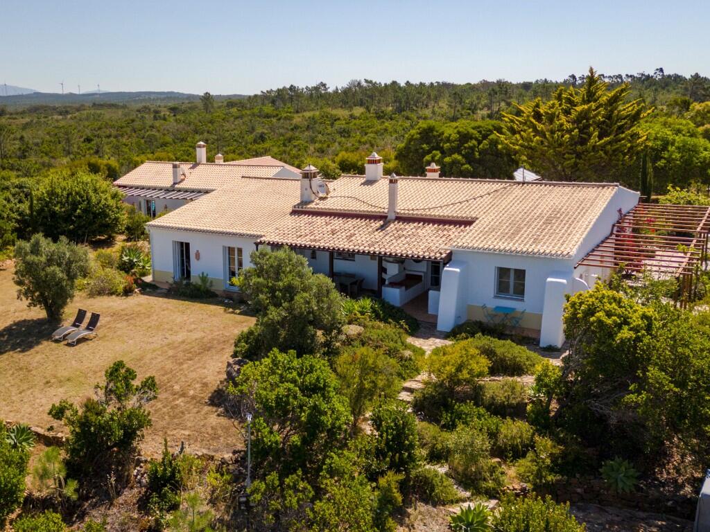 8 bedrooms House in Bordeira, Portugal No. 231757