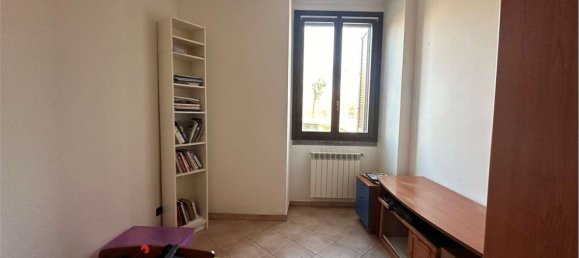 Apartamento de 3 divisões em Merone, Italy N.º 144476 17