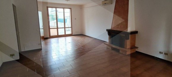 7 rooms House in Carpi, Italy No. 22058 15
