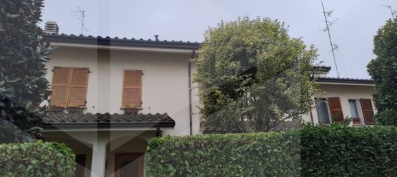 7 rooms House in Carpi, Italy No. 22058 3
