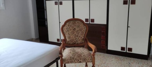 Apartamento de 2 dormitorios en Vittoria, Italy No. 250910 2