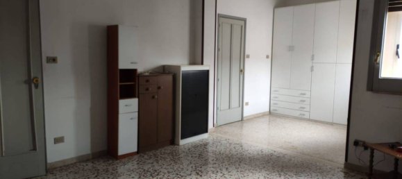 Apartamento de 2 dormitorios en Vittoria, Italy No. 250910 8