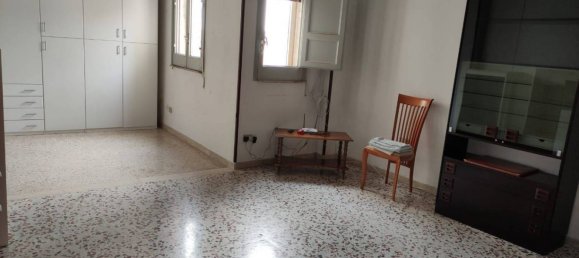 Apartamento de 2 dormitorios en Vittoria, Italy No. 250910 11