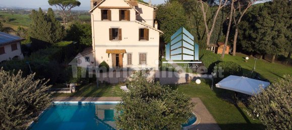 5 bedrooms Villa in Rome, Italy No. 332911 8