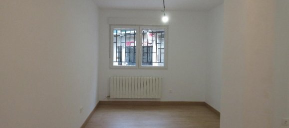 2 bedrooms Apartment in Zaragoza, Spain No. 182434 8
