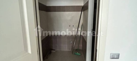 2-salle Entrepôt à Bergamo, Italy No. 279919 19