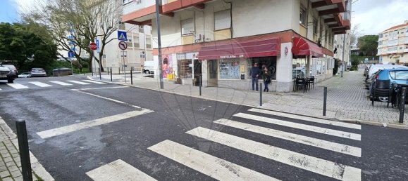 47m² Commercial property in Amadora, Portugal No. 65805 6