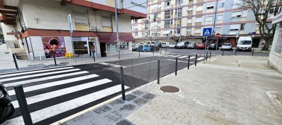 47m² Commercial property in Amadora, Portugal No. 65805 4