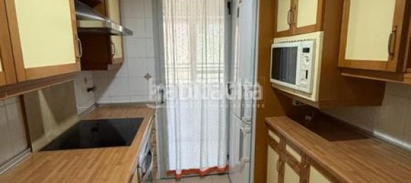 4 bedrooms Apartment in Madrid, Spain No. 143117 2