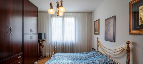 Дом с 8 комнатами в Кьюро, Италия № 89867 34