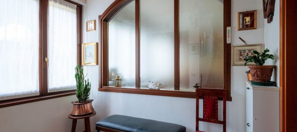 Дом с 8 комнатами в Кьюро, Италия № 89867 31