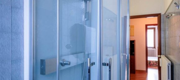 Дом с 8 комнатами в Кьюро, Италия № 89867 14