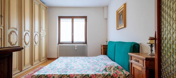 Дом с 8 комнатами в Кьюро, Италия № 89867 7