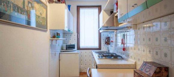 Дом с 8 комнатами в Кьюро, Италия № 89867 20