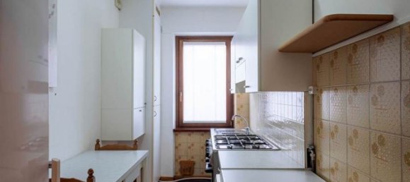 Дом с 8 комнатами в Кьюро, Италия № 89867 13