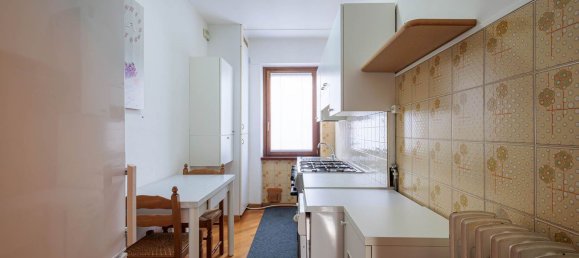 Дом с 8 комнатами в Кьюро, Италия № 89867 9