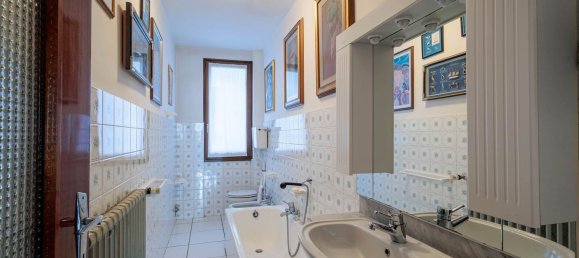 Дом с 8 комнатами в Кьюро, Италия № 89867 18