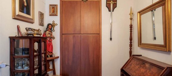 Дом с 8 комнатами в Кьюро, Италия № 89867 35