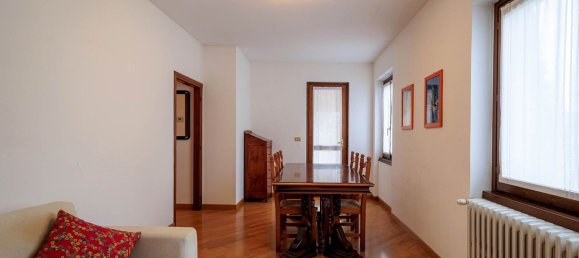 Дом с 8 комнатами в Кьюро, Италия № 89867 5